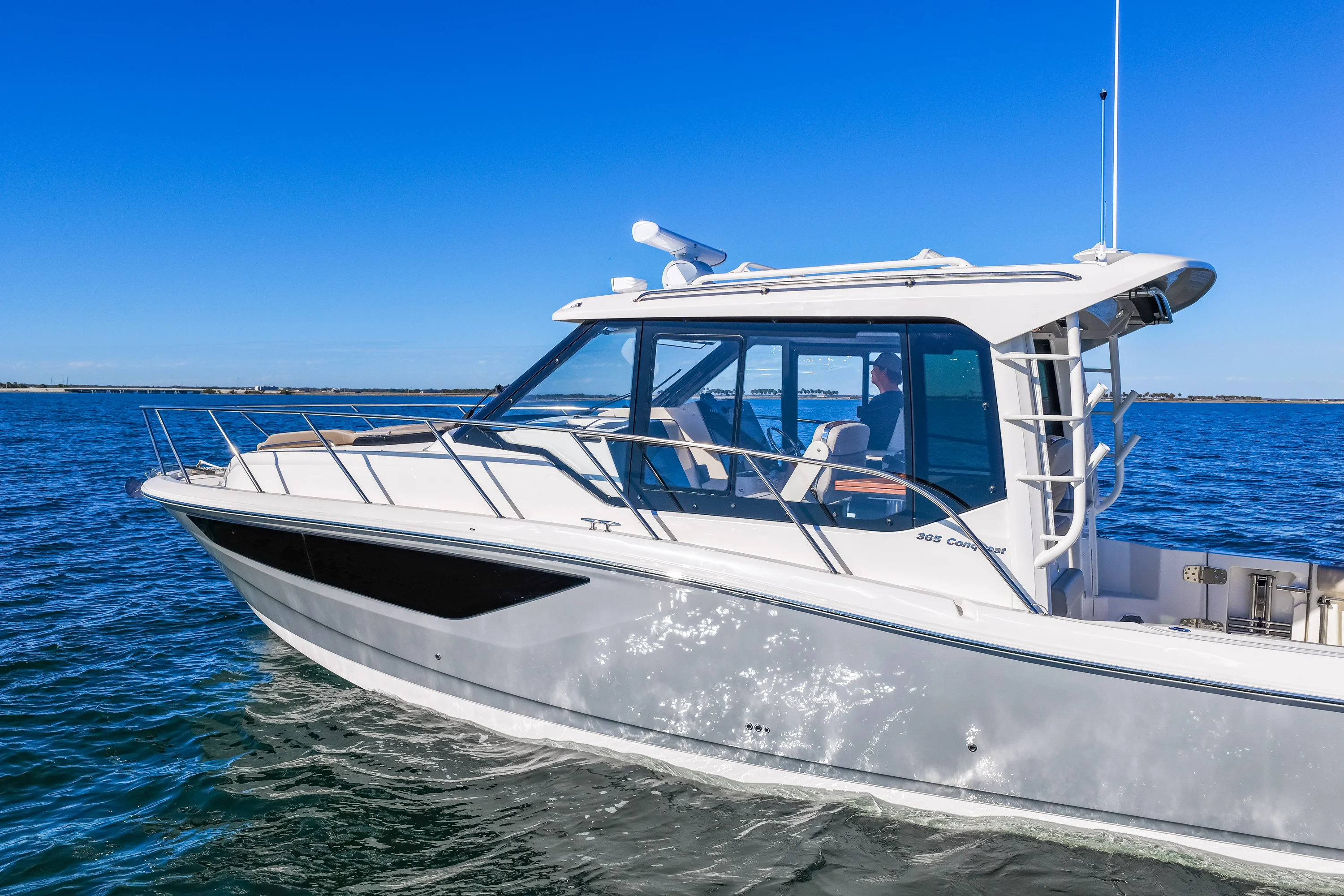 2025 Boston Whaler 365 Conquest Image Thumbnail #8