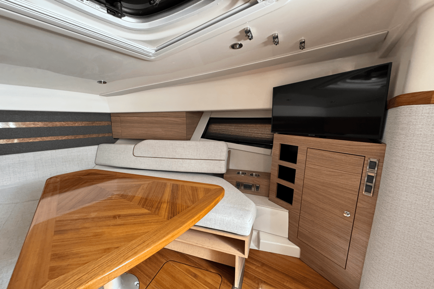 2025 Boston Whaler 365 Conquest Image Thumbnail #41