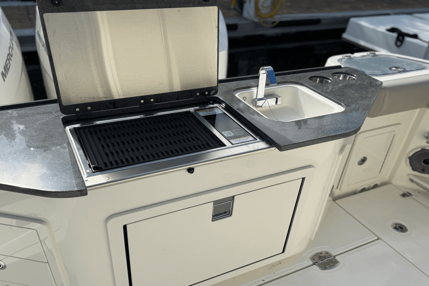 2025 Boston Whaler 365 Conquest Image Thumbnail #18