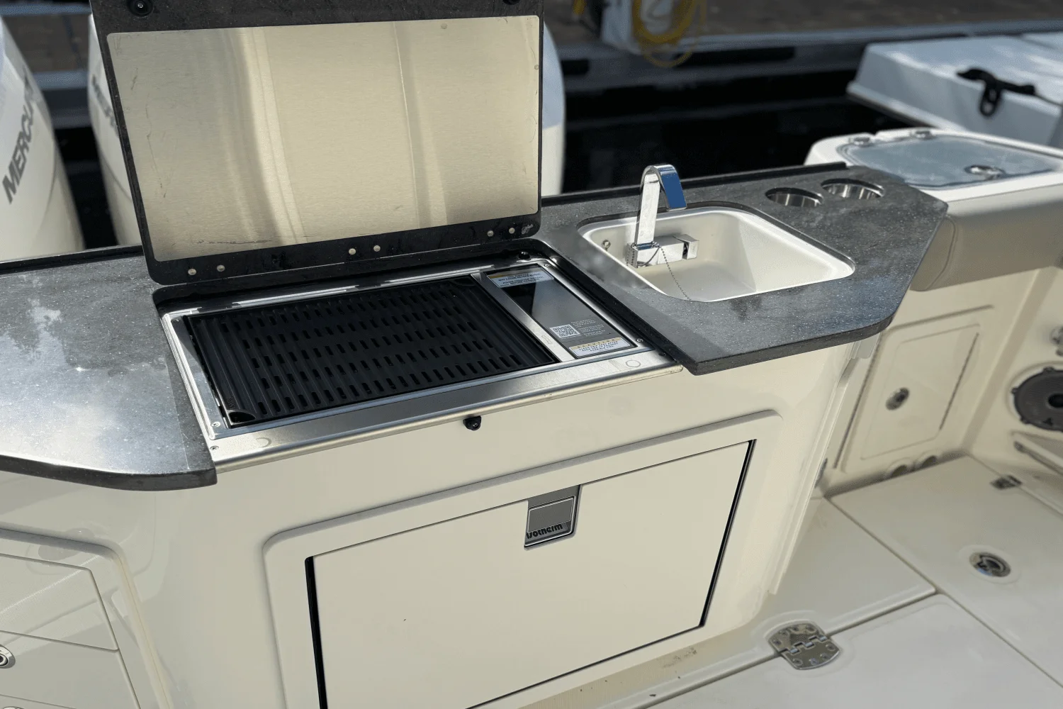 2025 Boston Whaler 365 Conquest Image Thumbnail #18