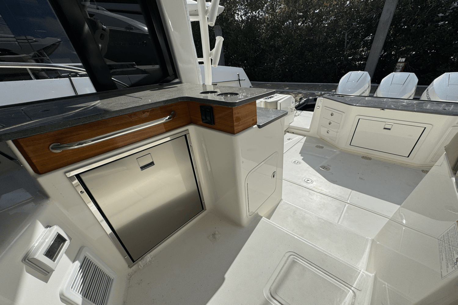 2025 Boston Whaler 365 Conquest Image Thumbnail #25
