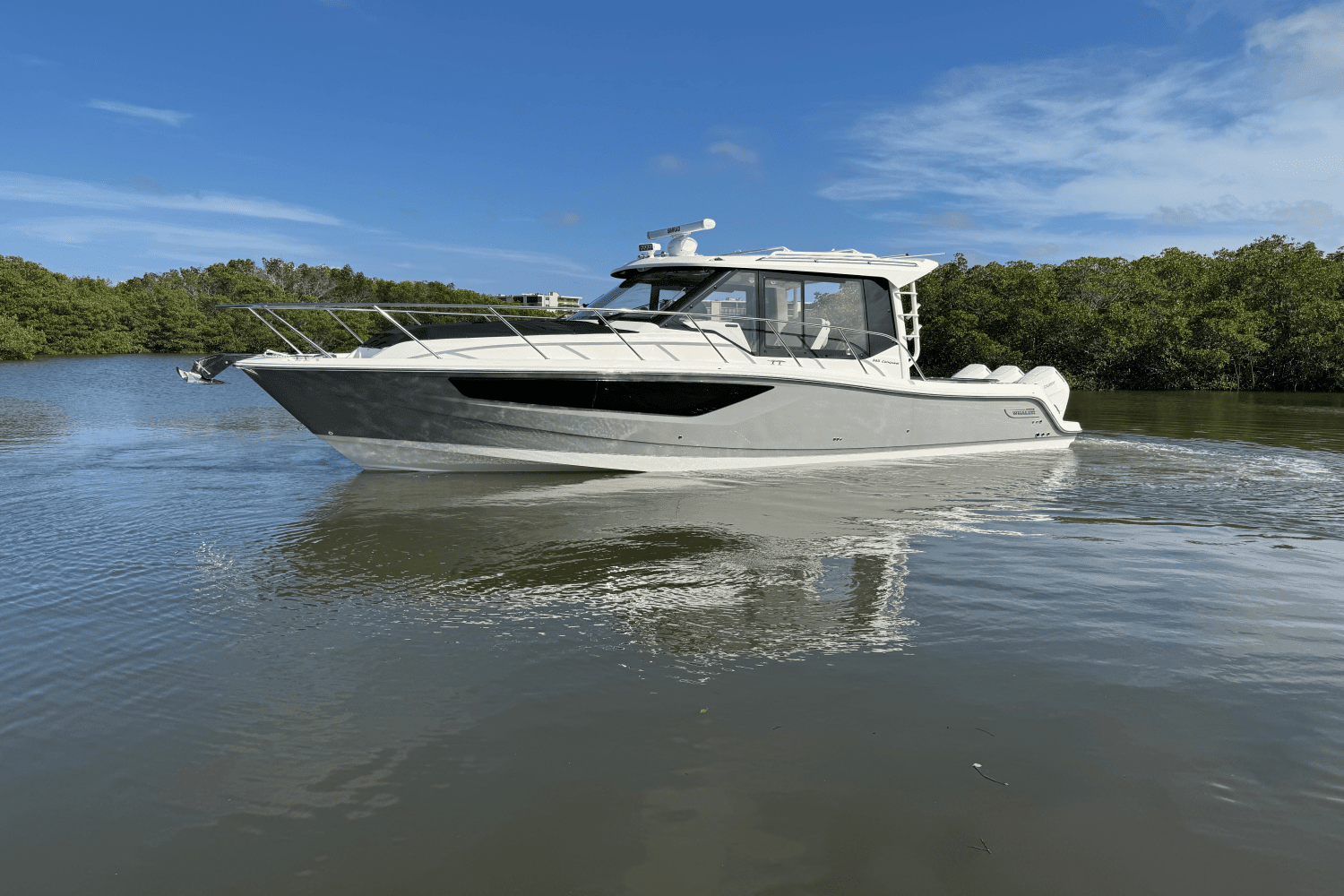 2025 Boston Whaler 365 Conquest Image Thumbnail #6