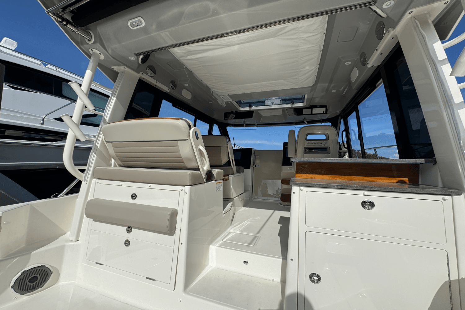 2025 Boston Whaler 365 Conquest Image Thumbnail #15