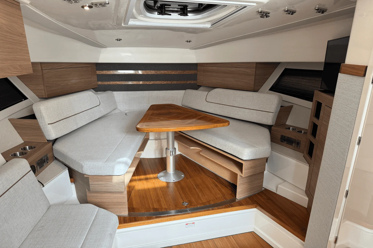 2025 Boston Whaler 365 Conquest Image Thumbnail #39