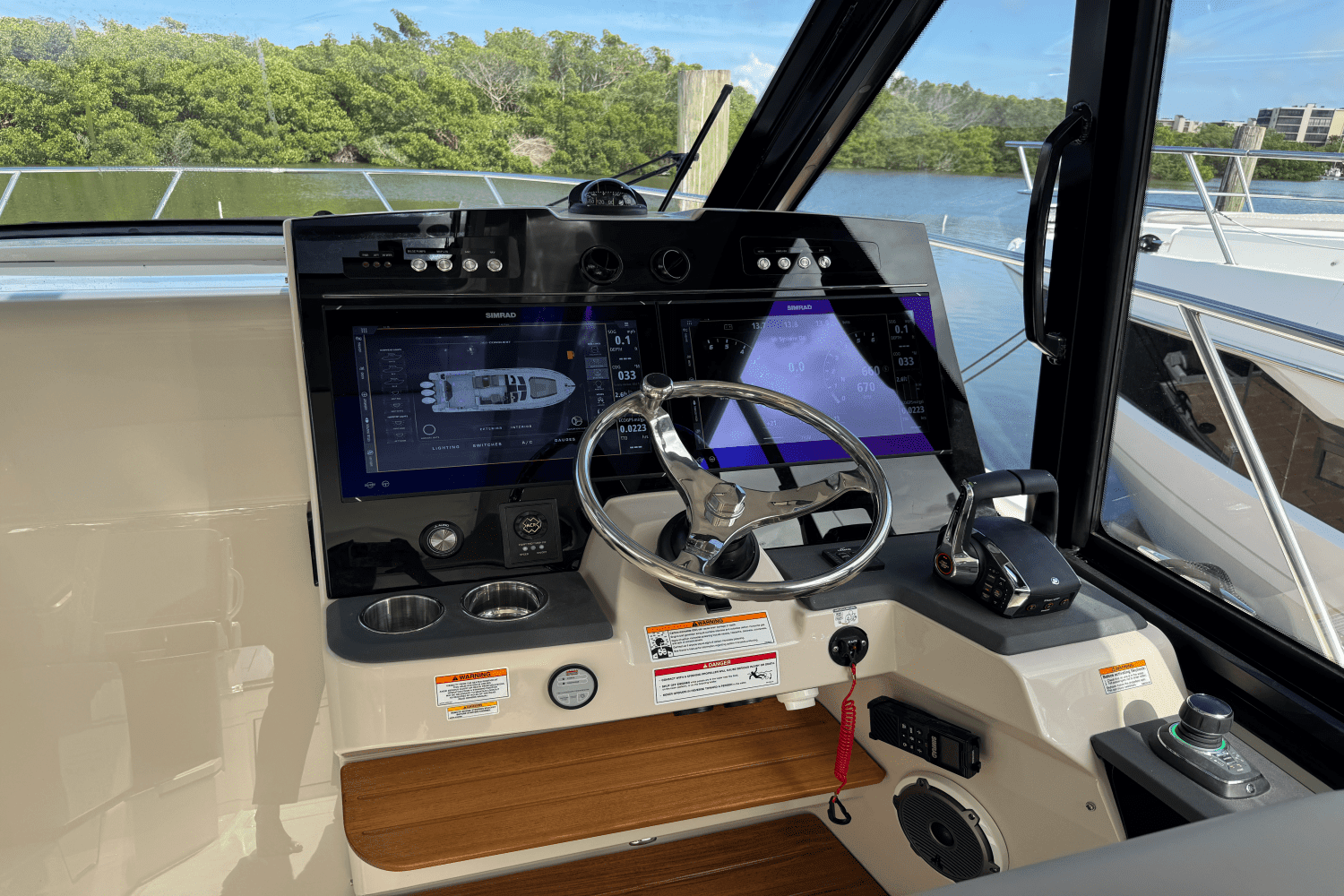 2025 Boston Whaler 365 Conquest Image Thumbnail #32