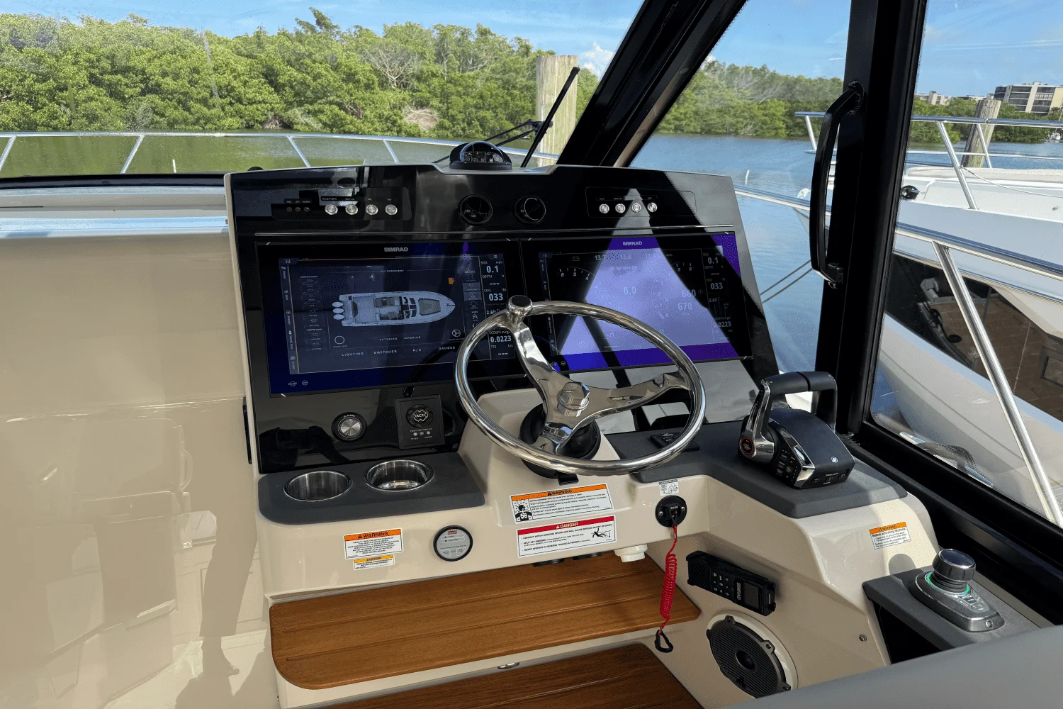 2025 Boston Whaler 365 Conquest Image Thumbnail #32