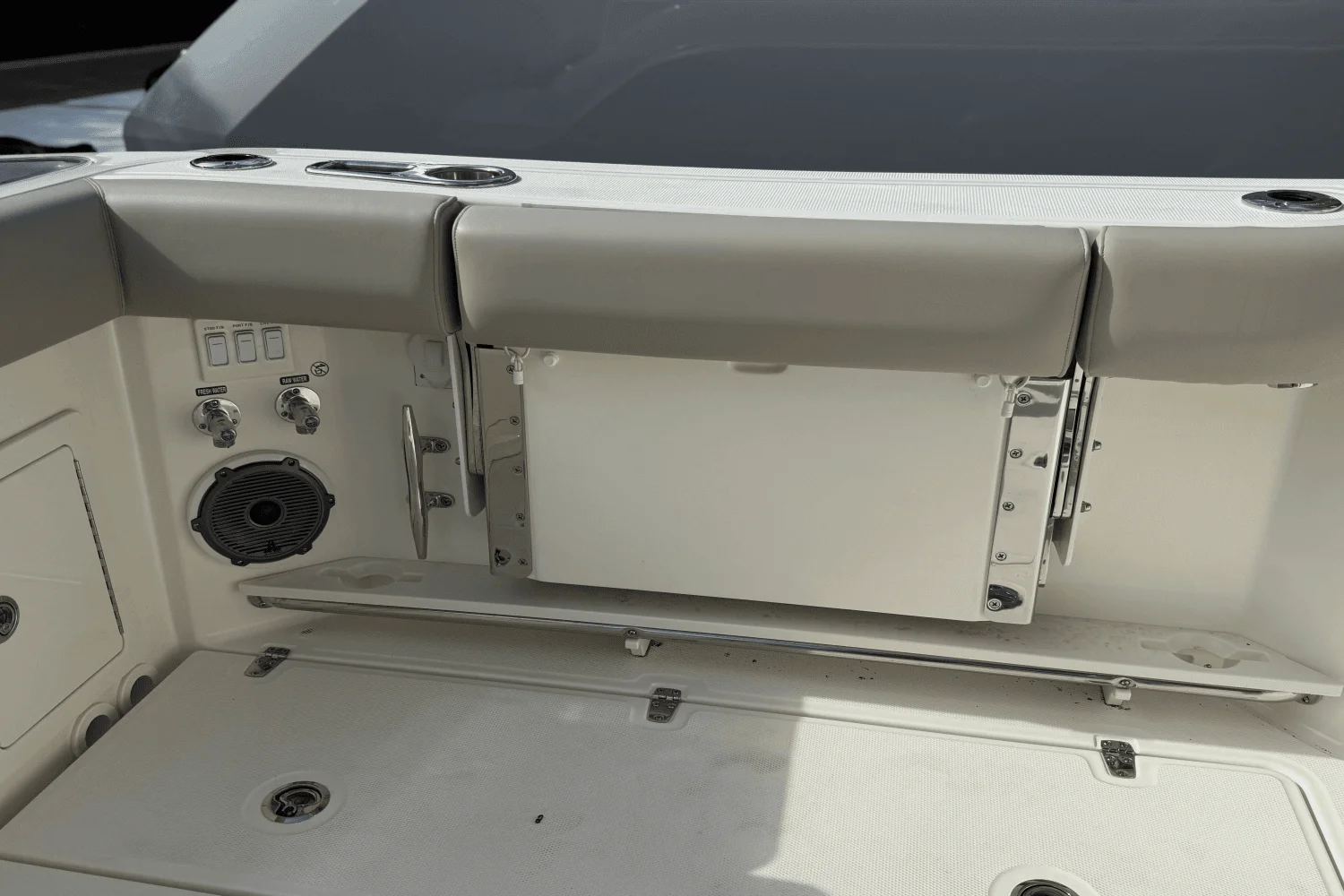 2025 Boston Whaler 365 Conquest Image Thumbnail #19