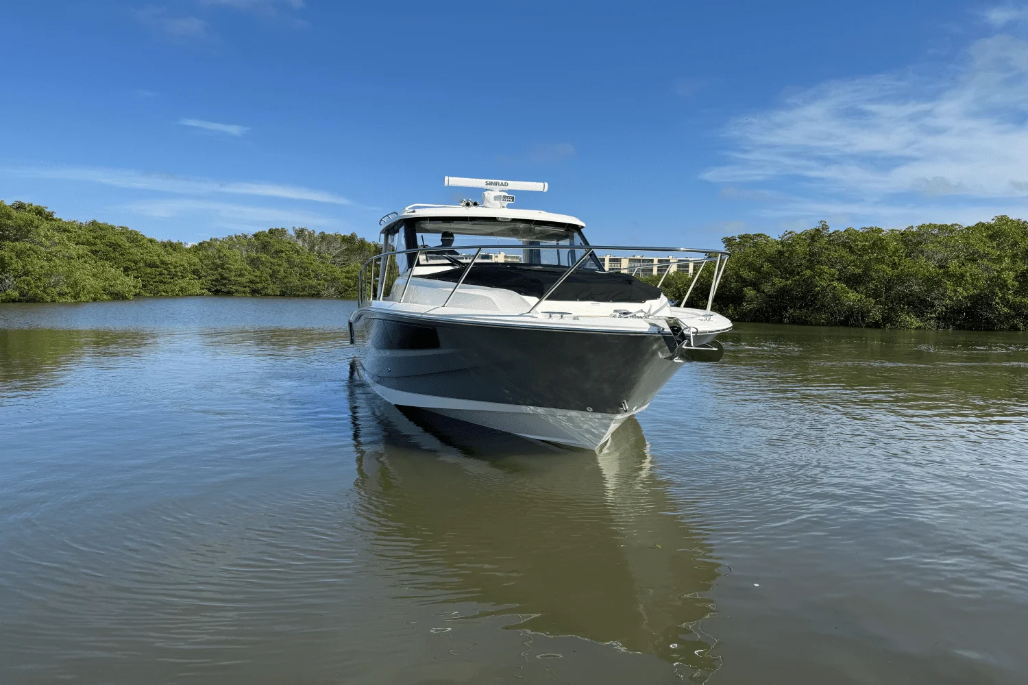 2025 Boston Whaler 365 Conquest Image Thumbnail #12