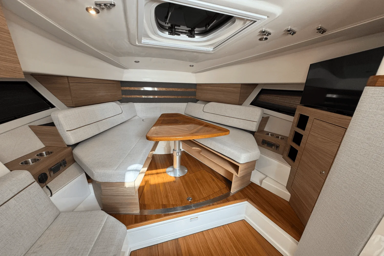 2025 Boston Whaler 365 Conquest Image Thumbnail #40