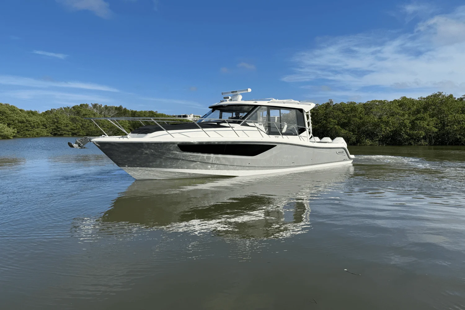 2025 Boston Whaler 365 Conquest Image Thumbnail #7