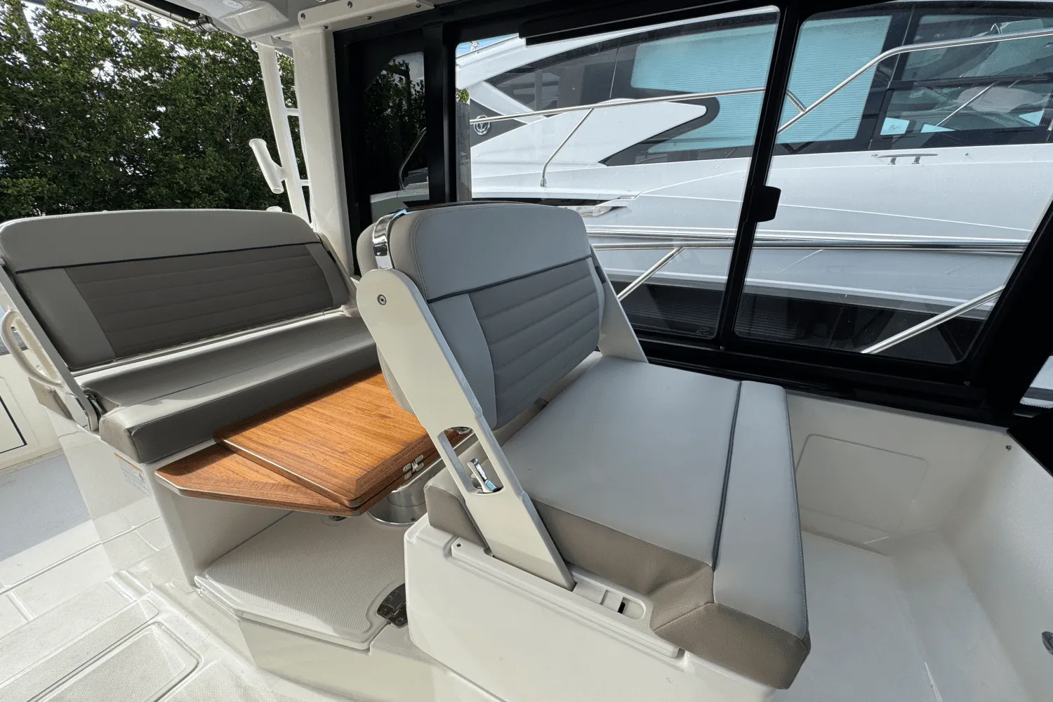 2025 Boston Whaler 365 Conquest Image Thumbnail #36