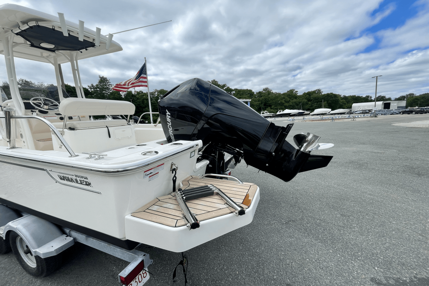 2022 Boston Whaler 210 Montauk Image Thumbnail #5