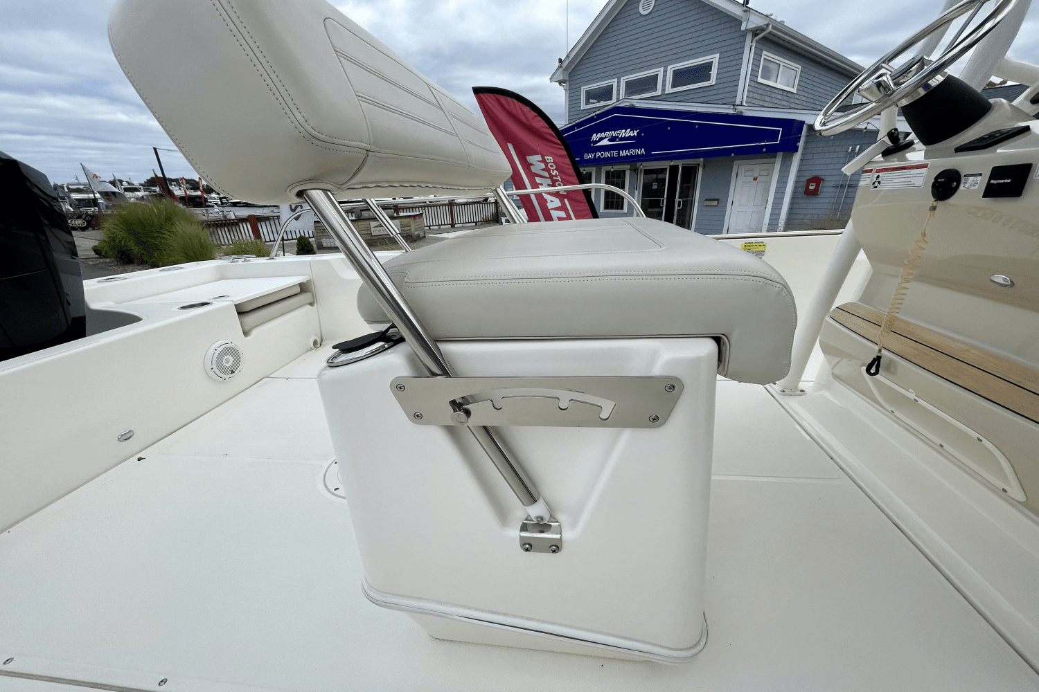 2022 Boston Whaler 210 Montauk Image Thumbnail #11