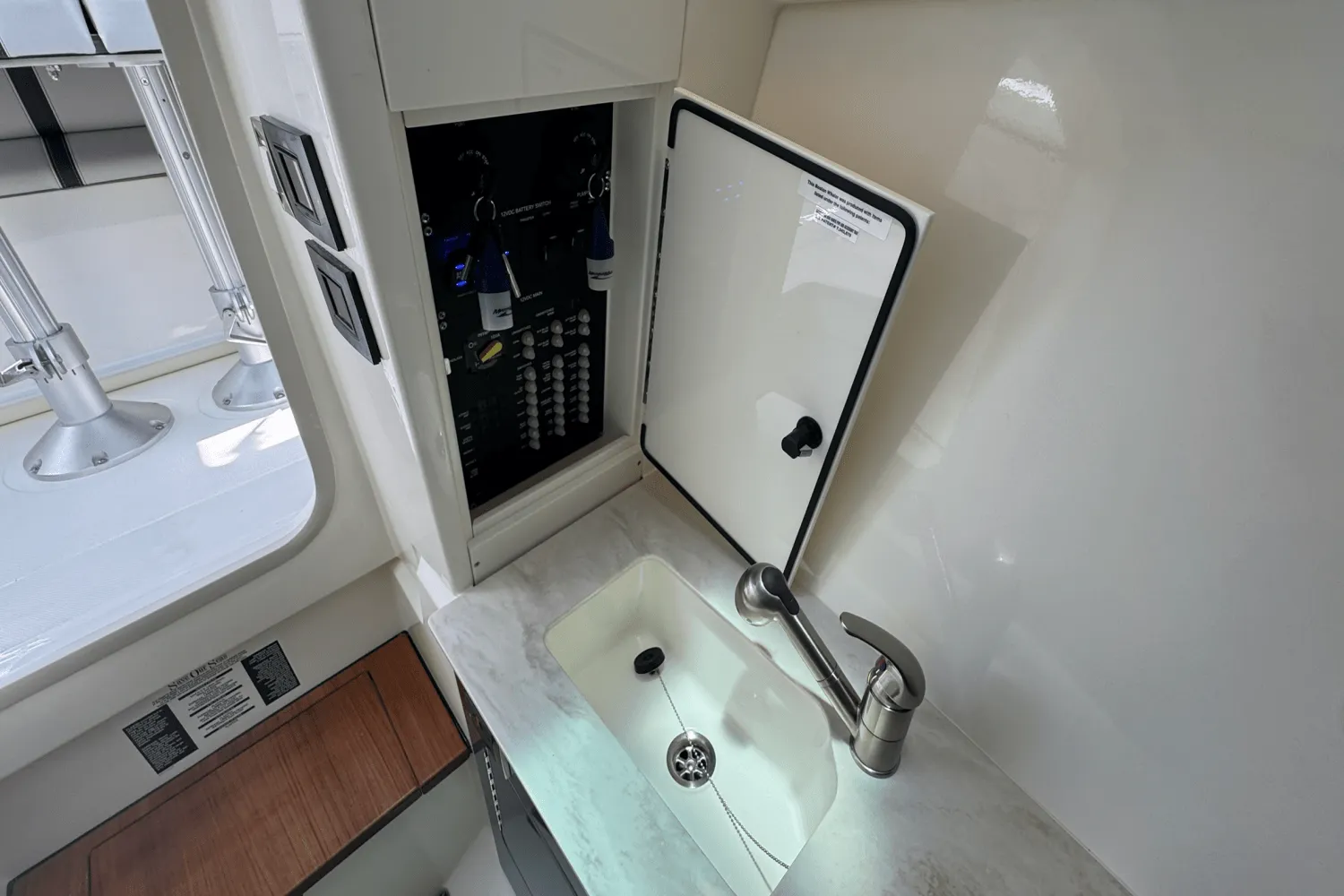 2025 Boston Whaler 330 Vantage Image Thumbnail #55