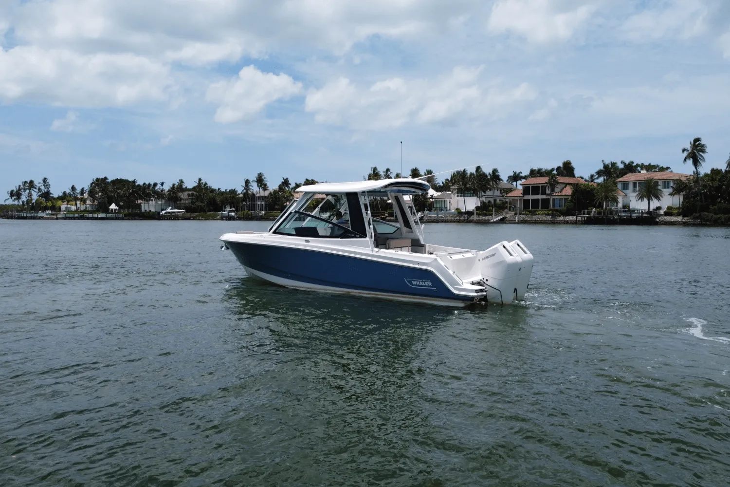 2025 Boston Whaler 330 Vantage Image Thumbnail #9