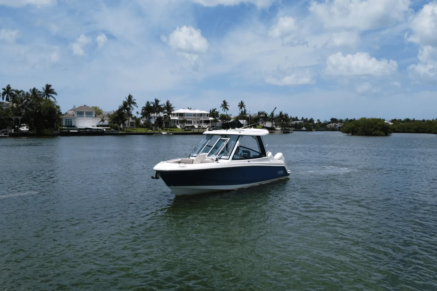 2025 Boston Whaler 330 Vantage Image Thumbnail #1