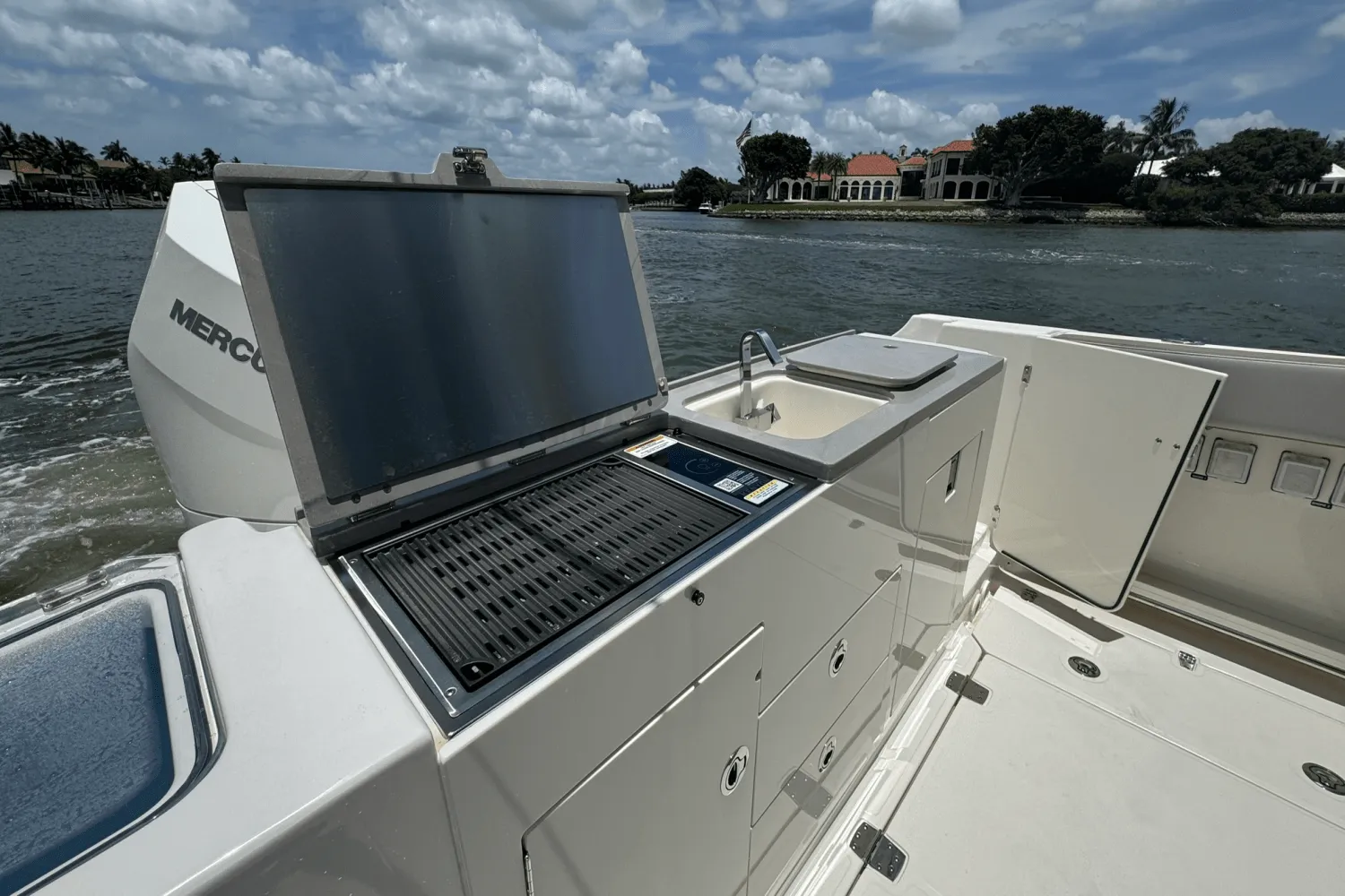 2025 Boston Whaler 330 Vantage Image Thumbnail #36