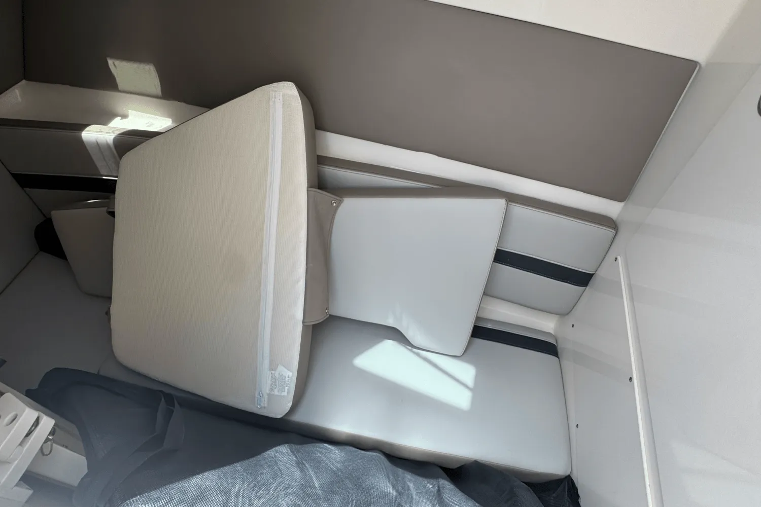 2025 Boston Whaler 330 Vantage Image Thumbnail #65