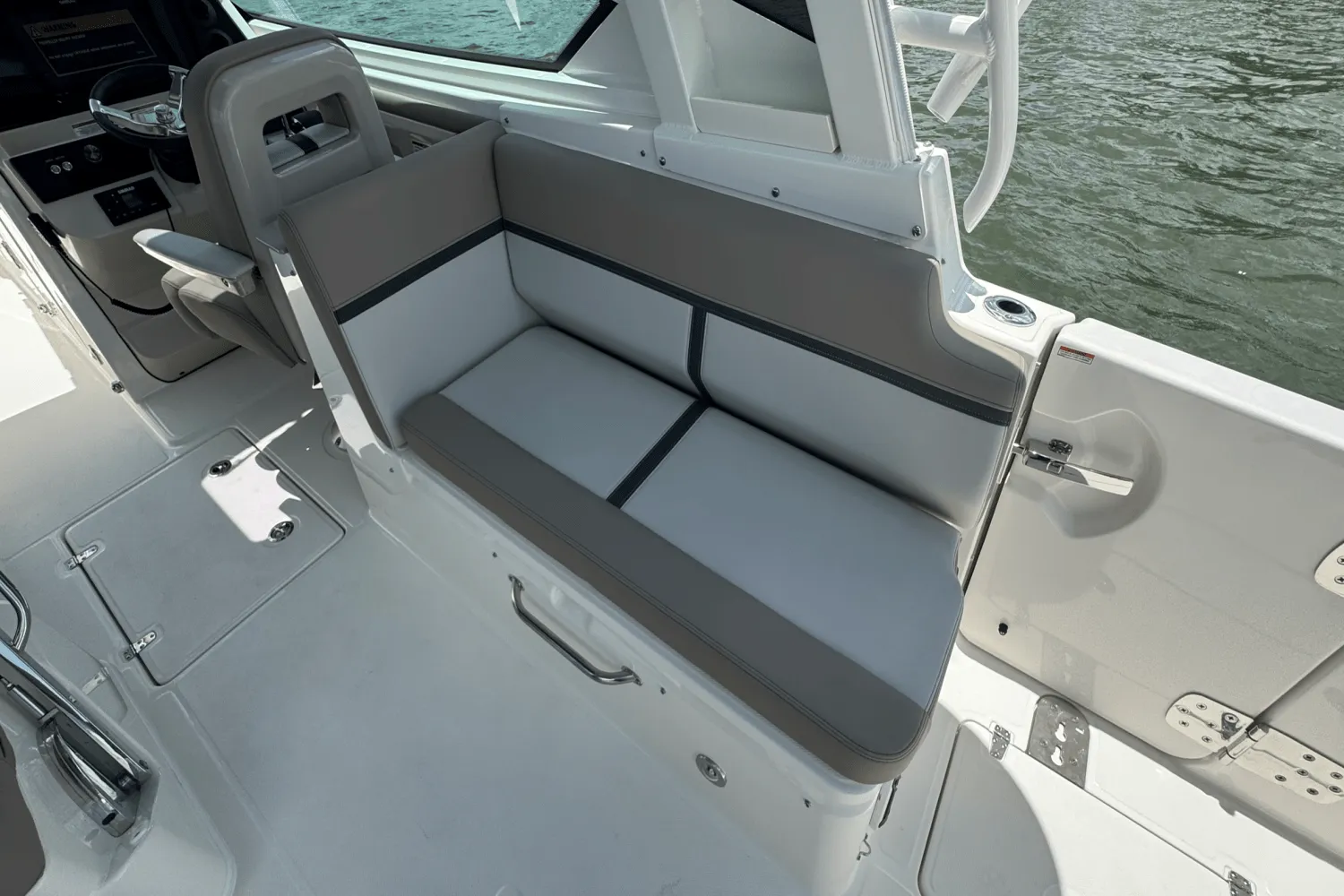 2025 Boston Whaler 330 Vantage Image Thumbnail #47