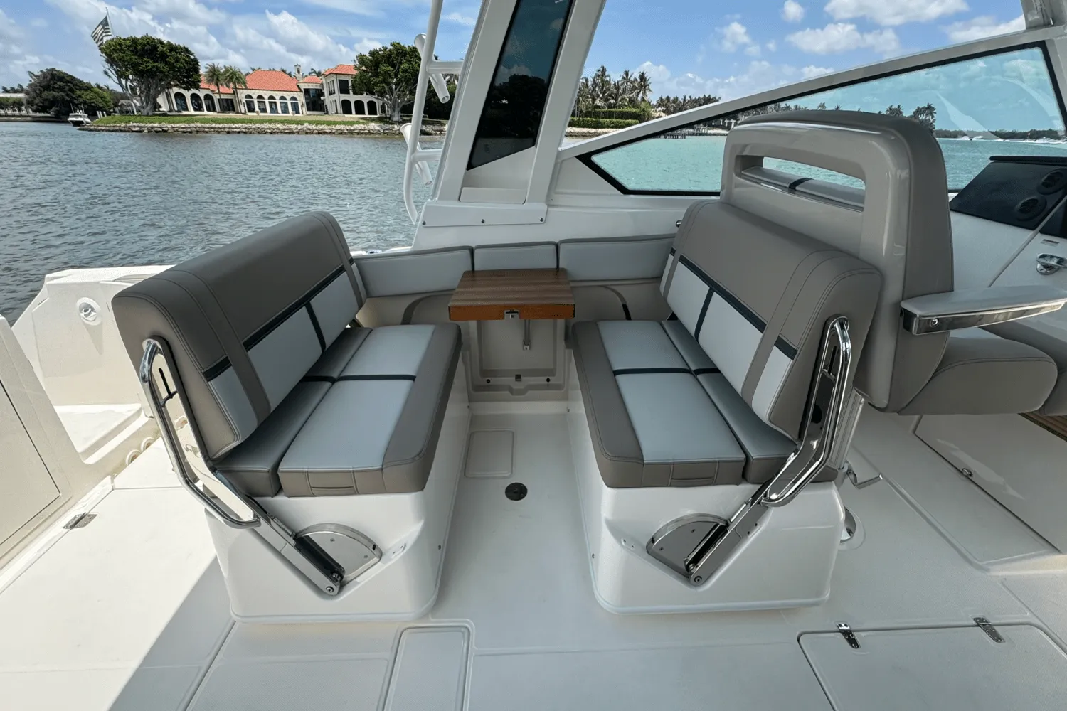 2025 Boston Whaler 330 Vantage Image Thumbnail #46
