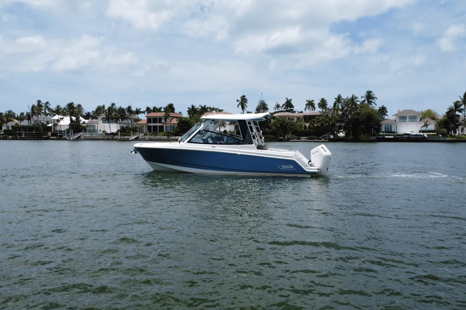 2025 Boston Whaler 330 Vantage Image Thumbnail #10