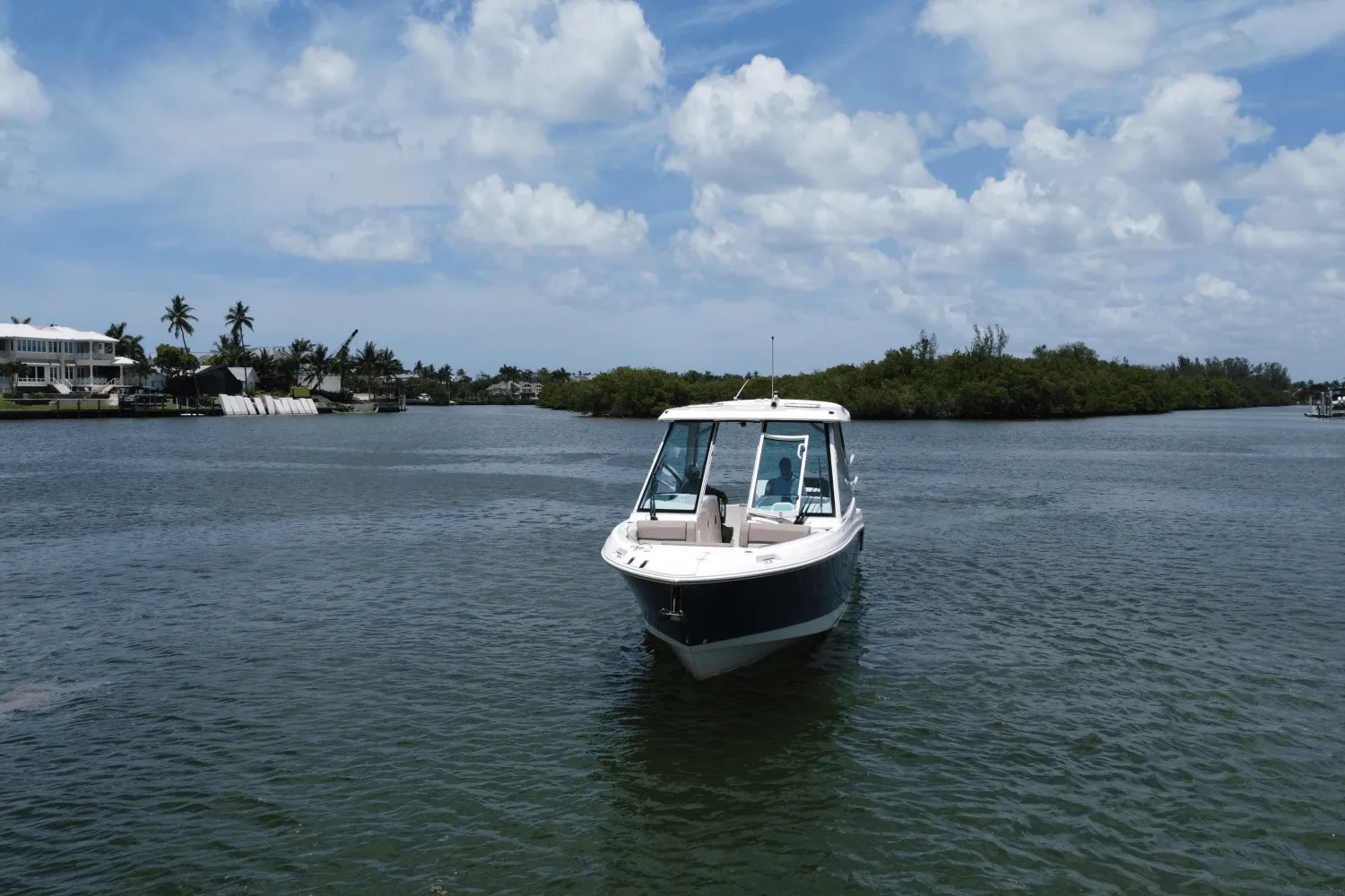 2025 Boston Whaler 330 Vantage Image Thumbnail #2