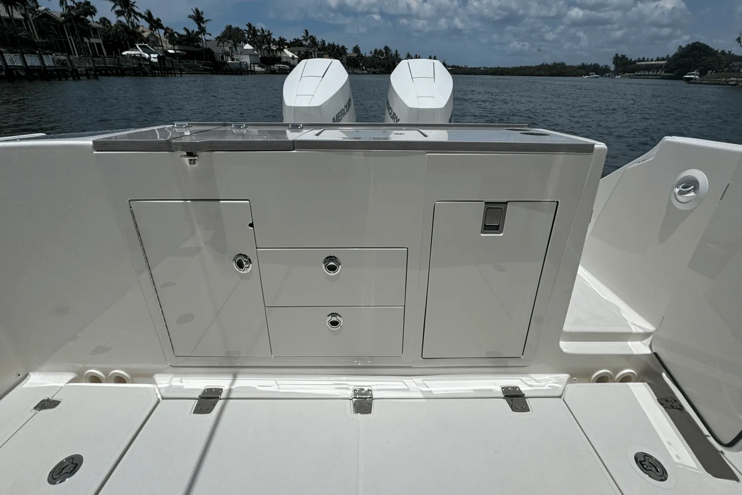 2025 Boston Whaler 330 Vantage Image Thumbnail #33