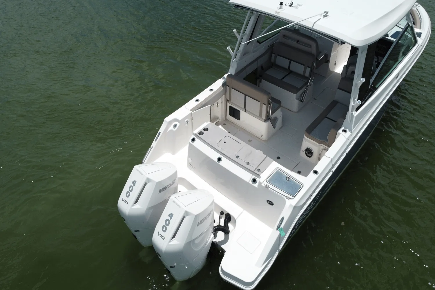 2025 Boston Whaler 330 Vantage Image Thumbnail #18