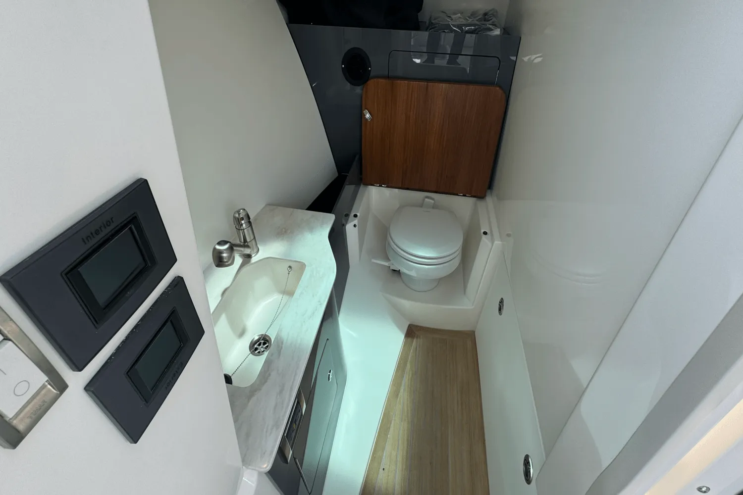 2025 Boston Whaler 330 Vantage Image Thumbnail #52