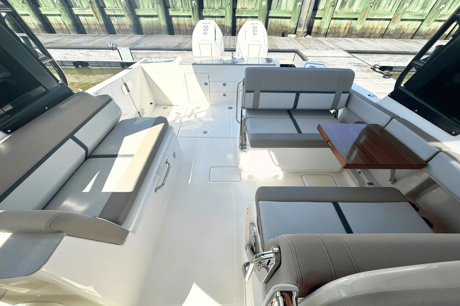 2025 Boston Whaler 330 Vantage Image Thumbnail #3