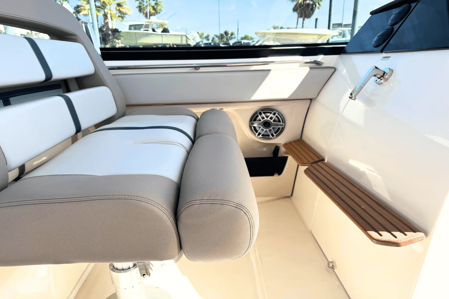 2025 Boston Whaler 330 Vantage Image Thumbnail #2