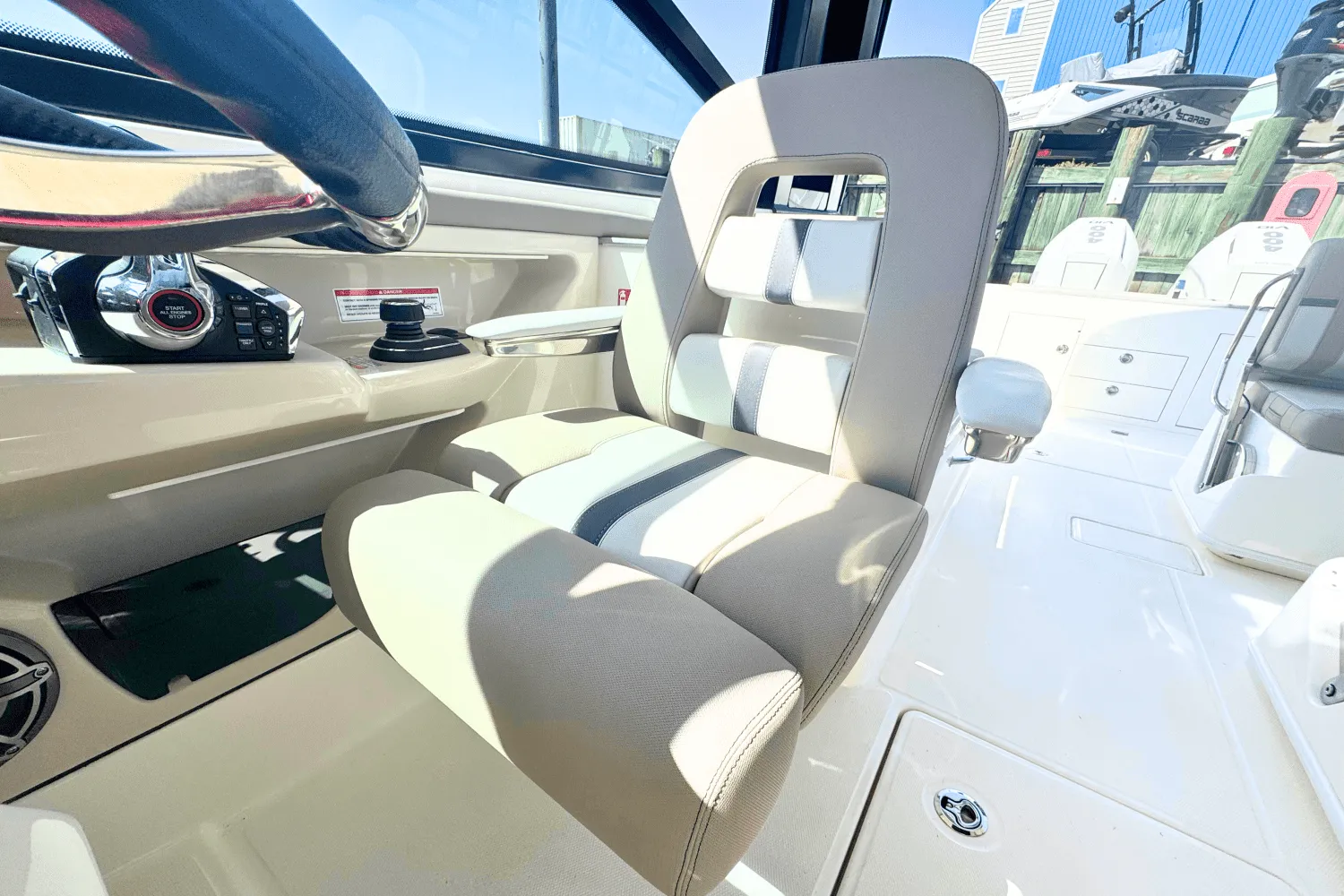 2025 Boston Whaler 330 Vantage Image Thumbnail #4