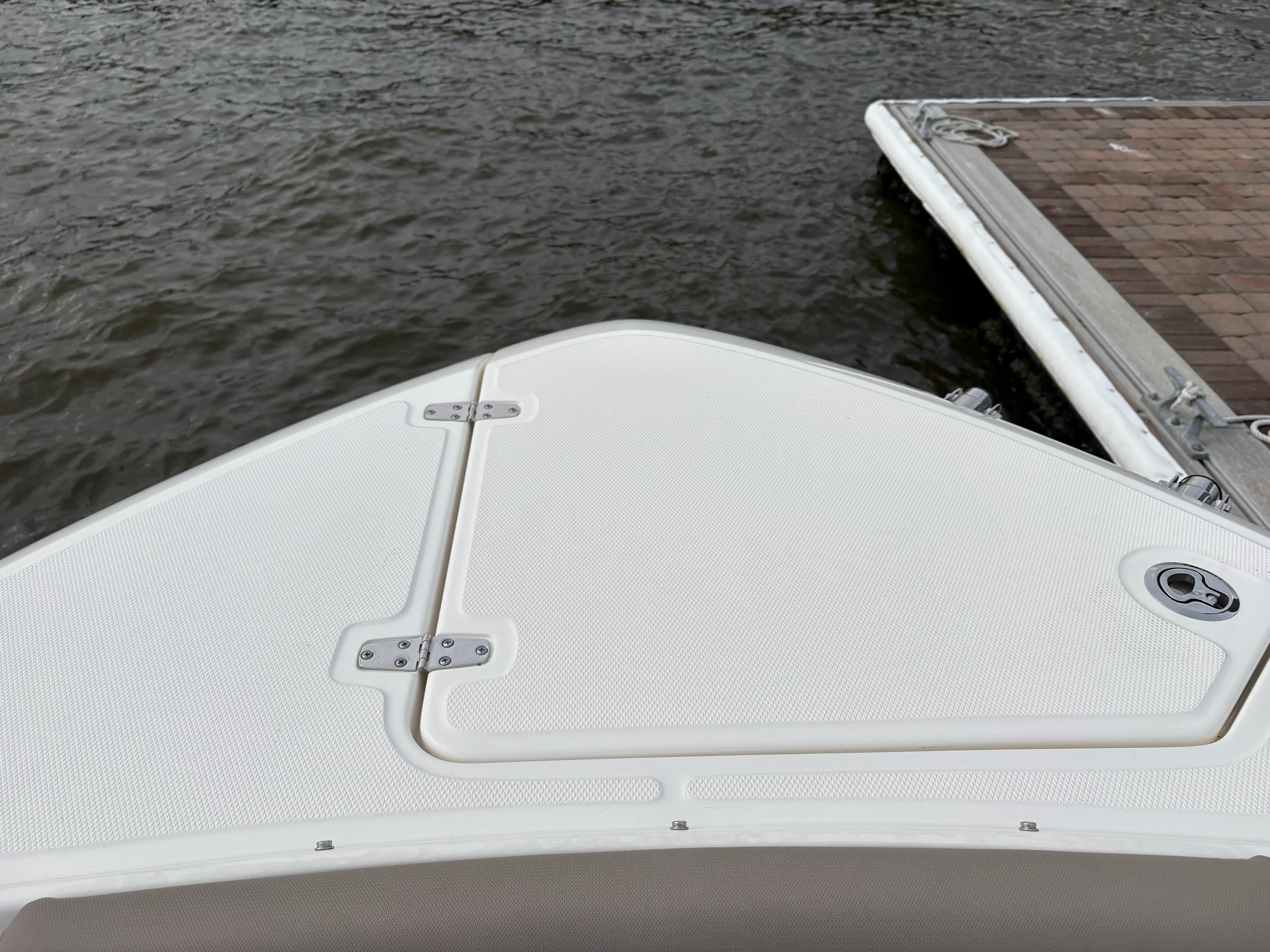 2025 Boston Whaler 330 Vantage Image Thumbnail #18