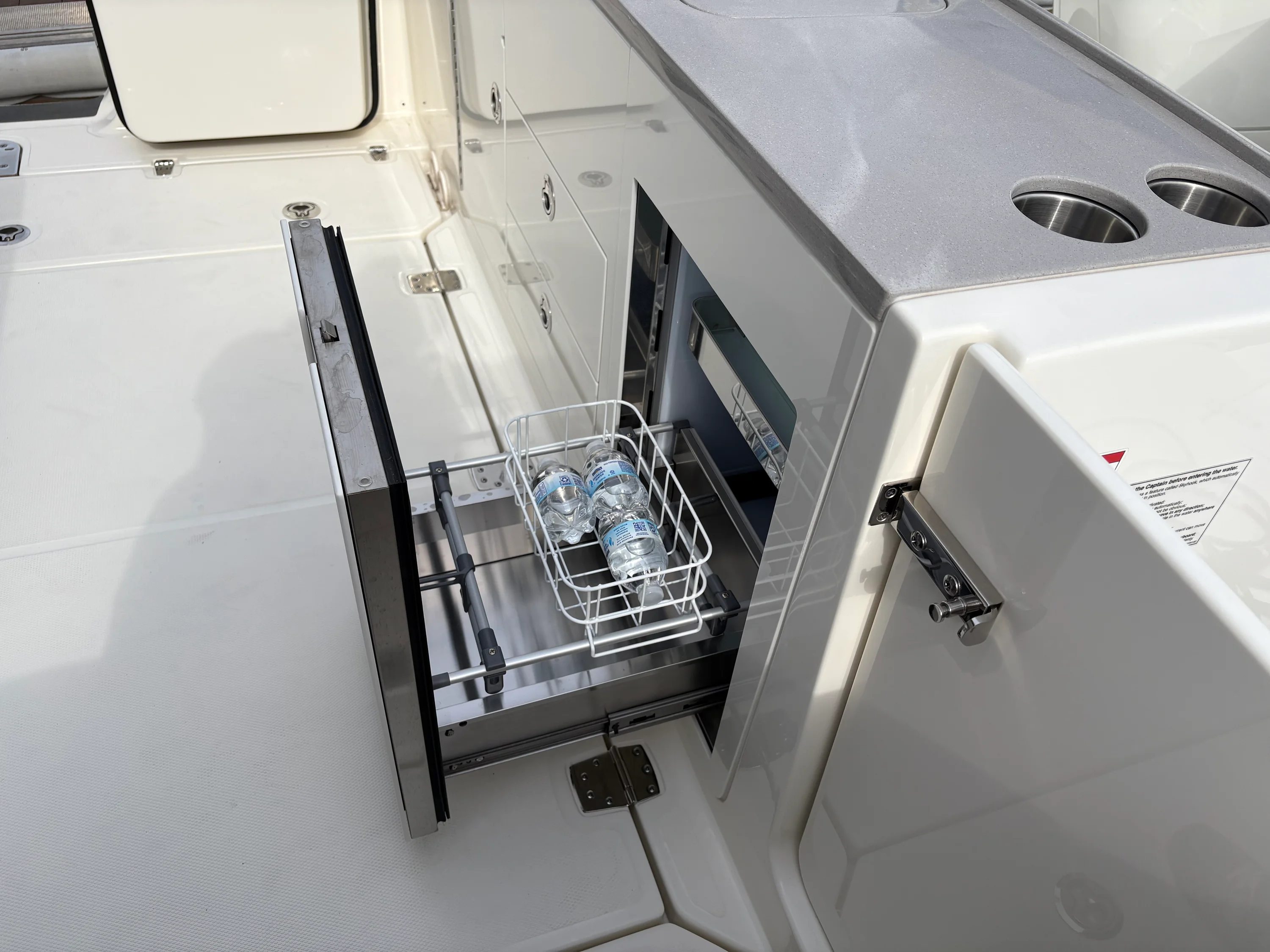 2025 Boston Whaler 330 Vantage Image Thumbnail #26