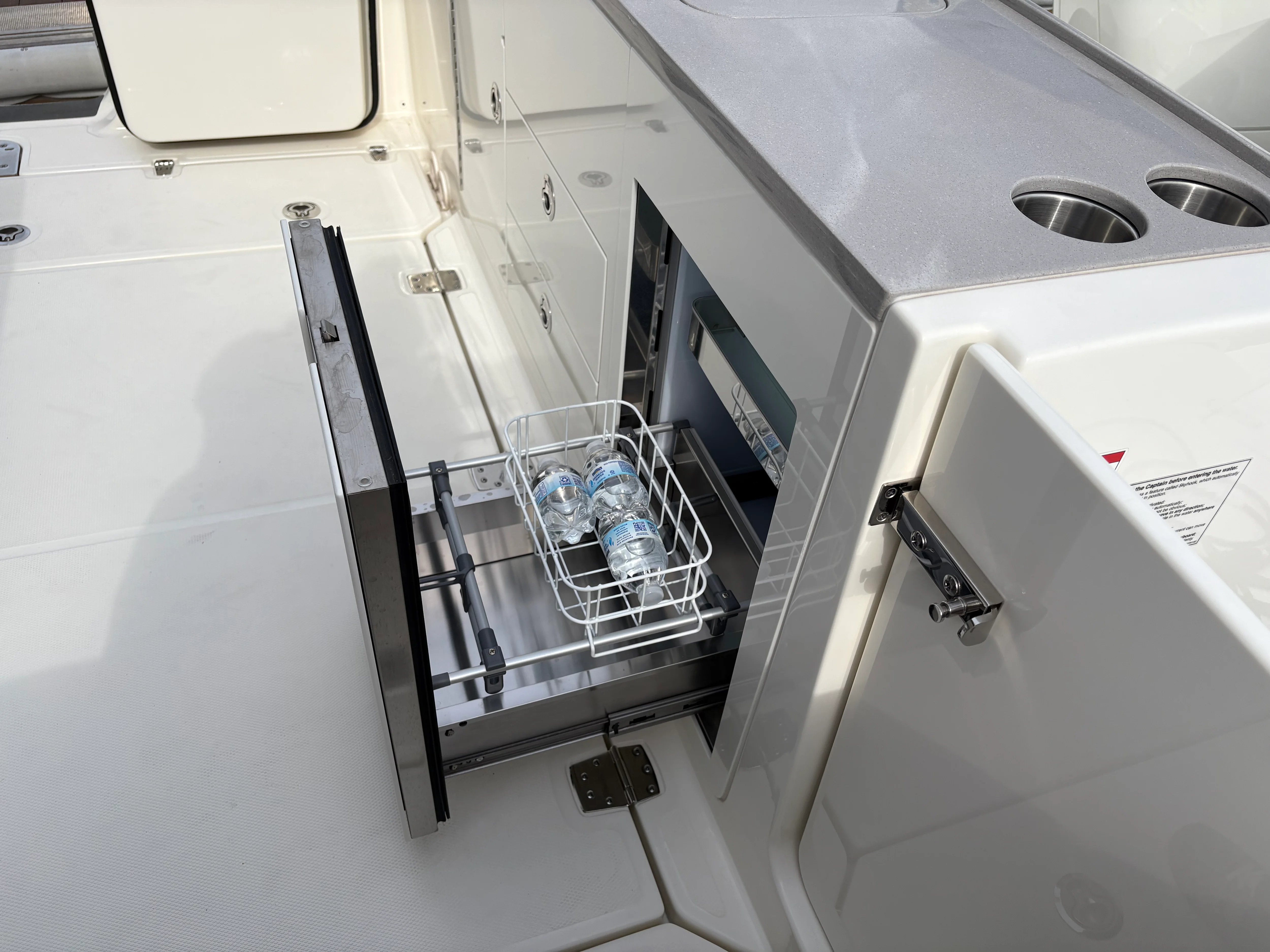 2025 Boston Whaler 330 Vantage Image Thumbnail #26