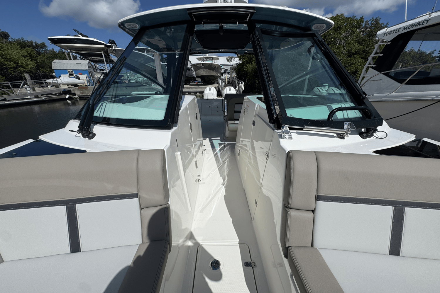 2025 Boston Whaler 330 Vantage Image Thumbnail #41