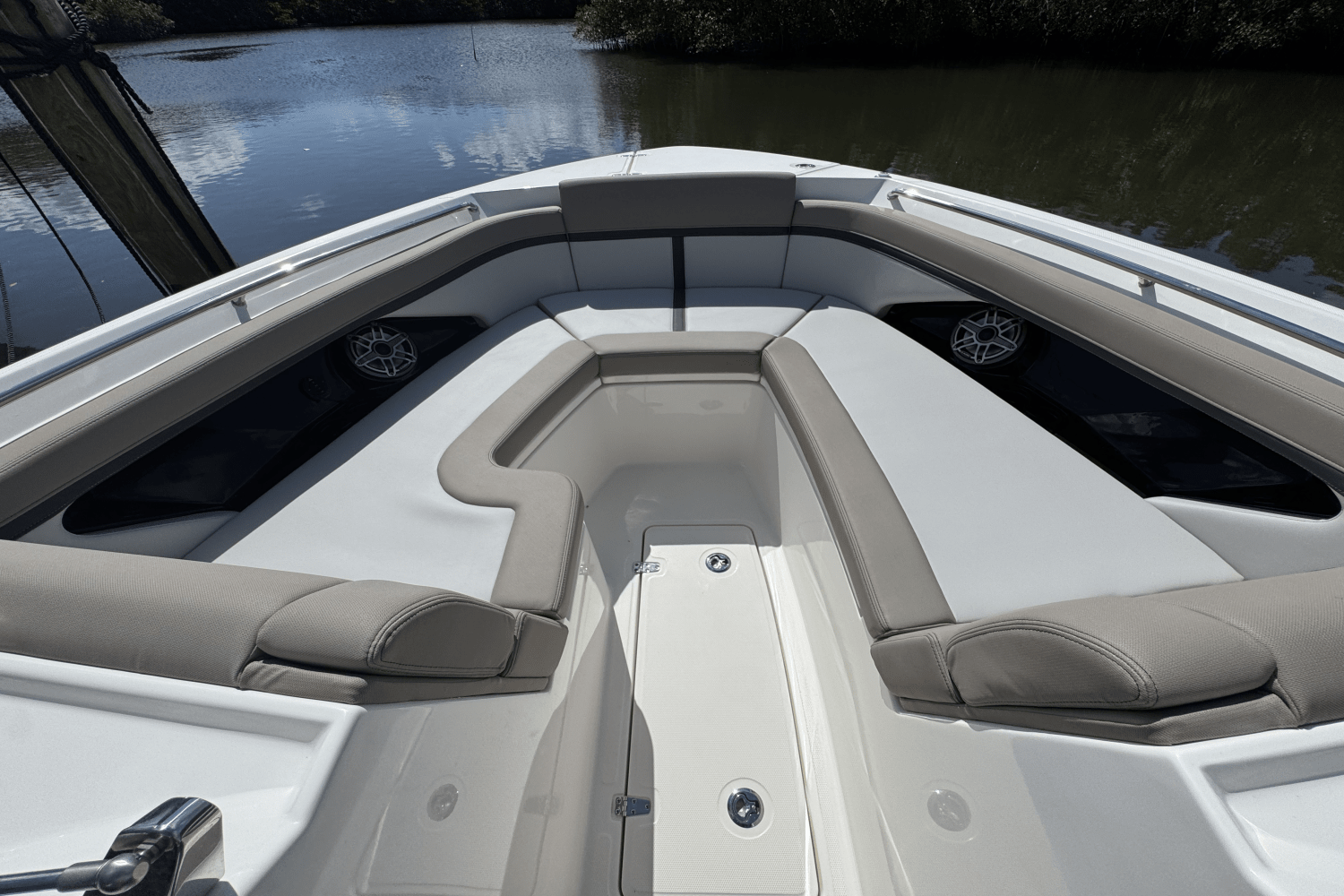 2025 Boston Whaler 330 Vantage Image Thumbnail #39