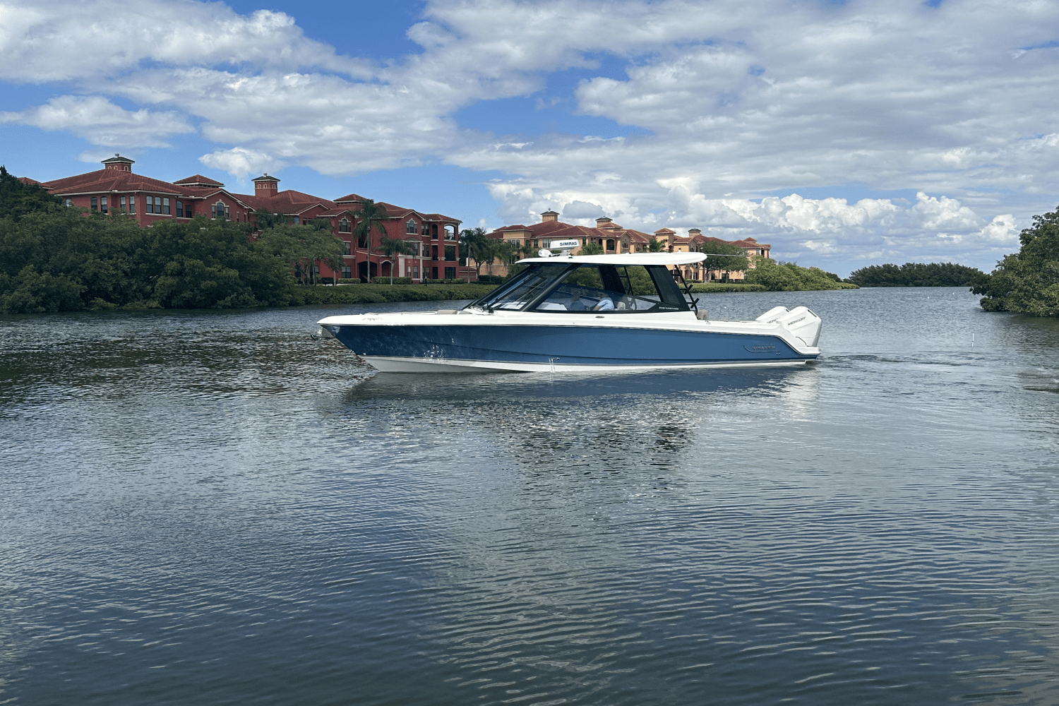 2025 Boston Whaler 330 Vantage Image Thumbnail #13