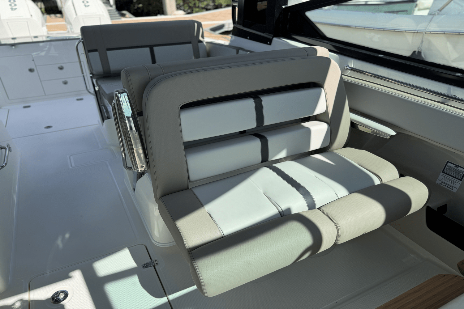 2025 Boston Whaler 330 Vantage Image Thumbnail #34