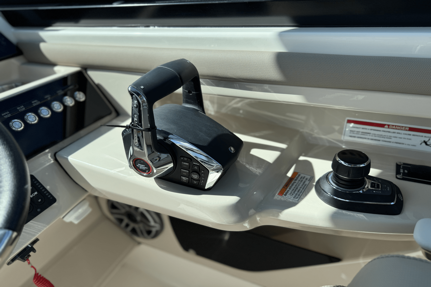 2025 Boston Whaler 330 Vantage Image Thumbnail #29