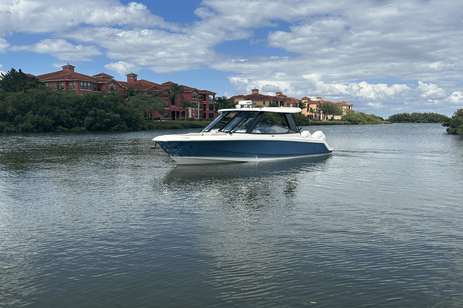 2025 Boston Whaler 330 Vantage Image Thumbnail #14