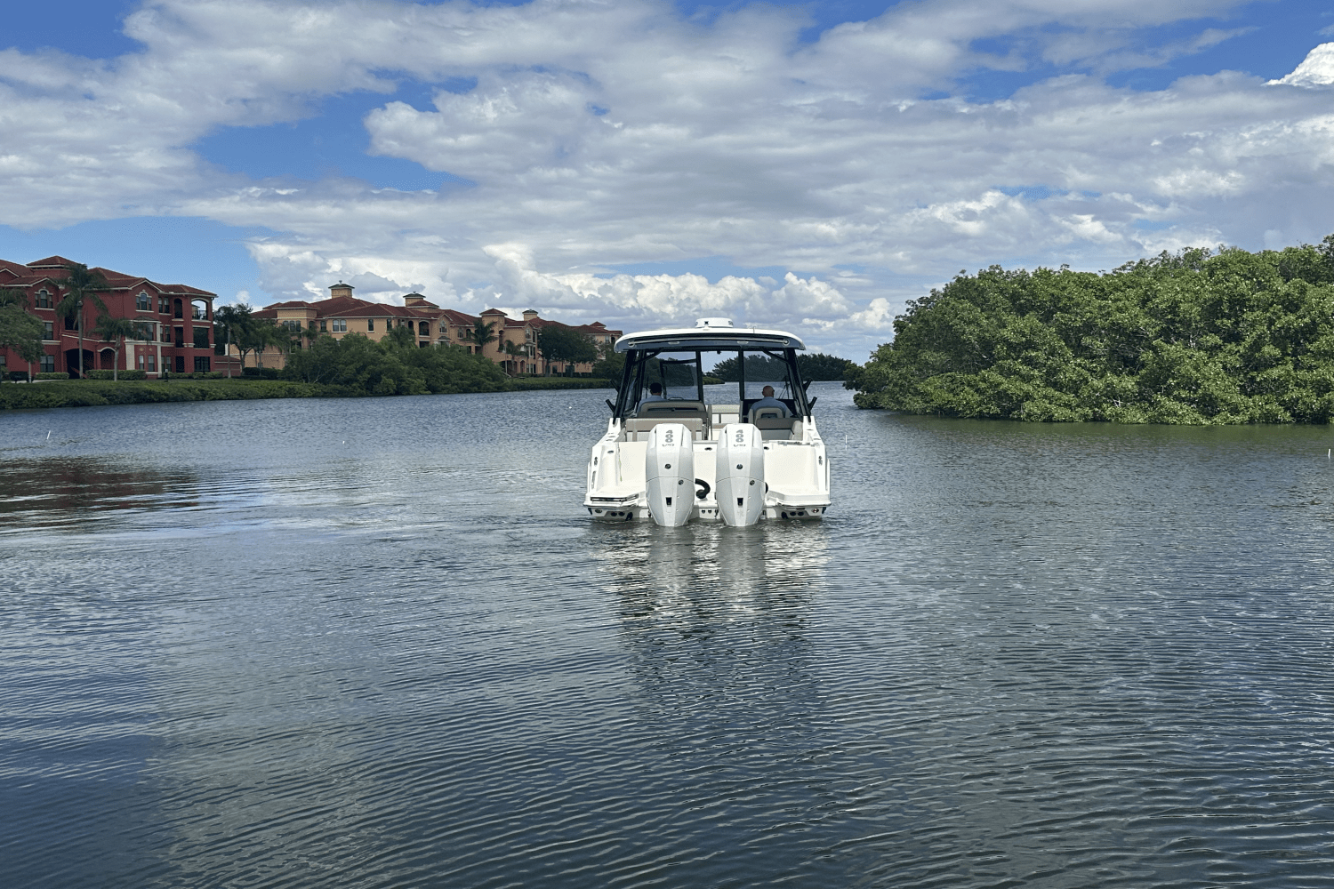 2025 Boston Whaler 330 Vantage Image Thumbnail #7