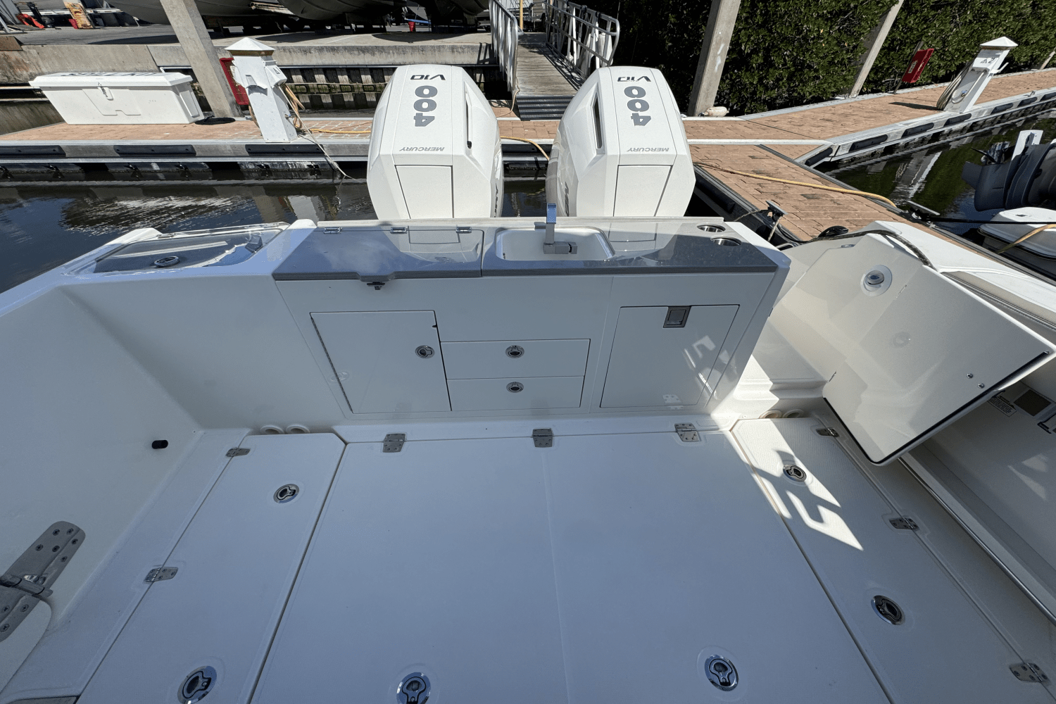 2025 Boston Whaler 330 Vantage Image Thumbnail #17