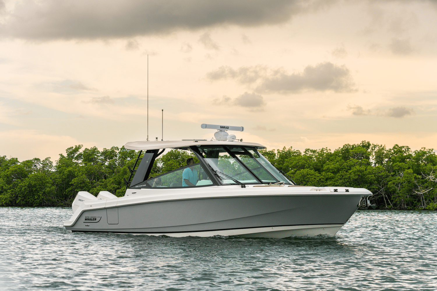2025 Boston Whaler 330 Vantage Image Thumbnail #2