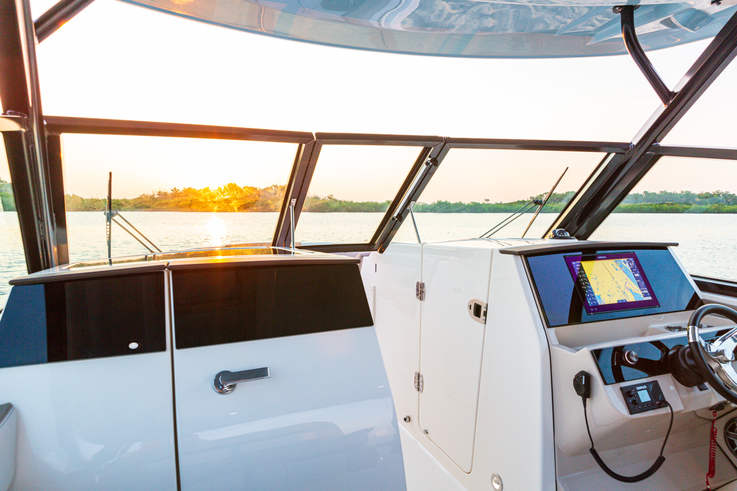 2025 Boston Whaler 330 Vantage Image Thumbnail #9