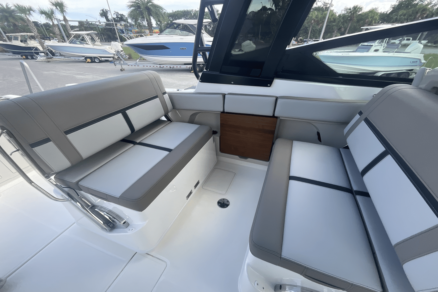 2025 Boston Whaler 330 Vantage Image Thumbnail #55