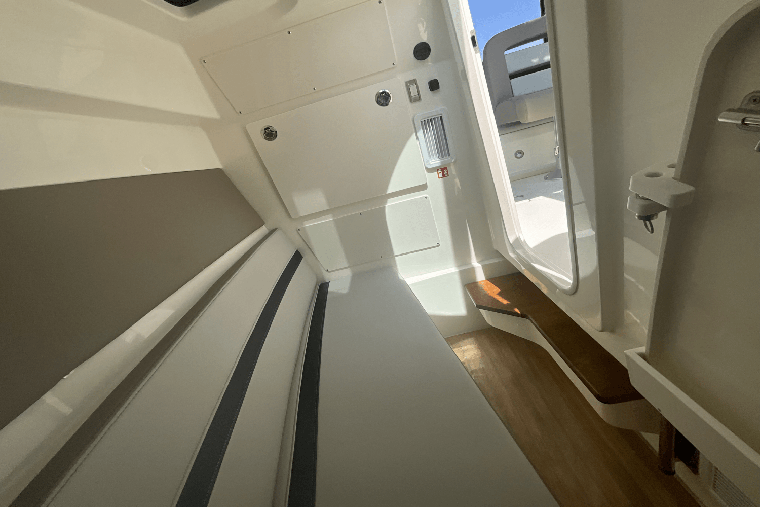 2025 Boston Whaler 330 Vantage Image Thumbnail #41