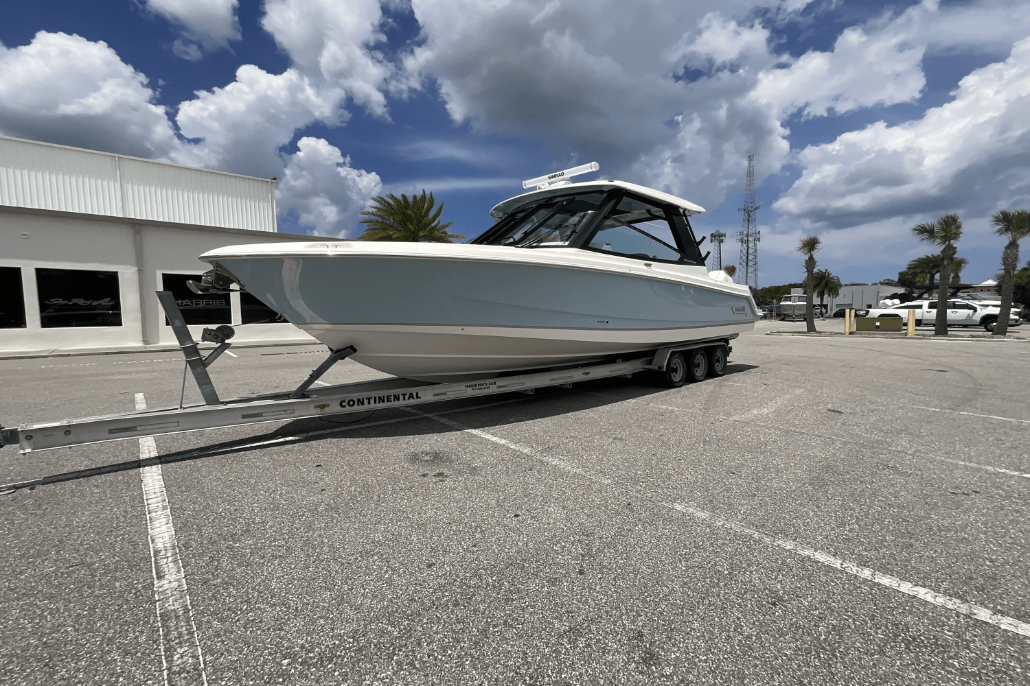 2025 Boston Whaler 330 Vantage Image Thumbnail #3
