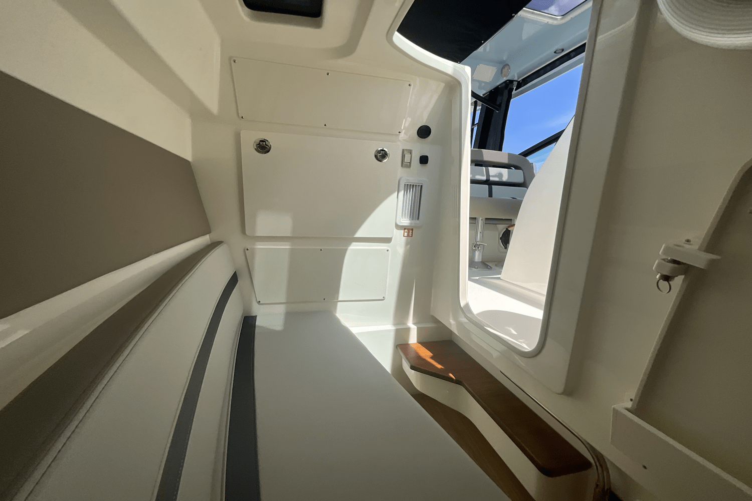 2025 Boston Whaler 330 Vantage Image Thumbnail #43