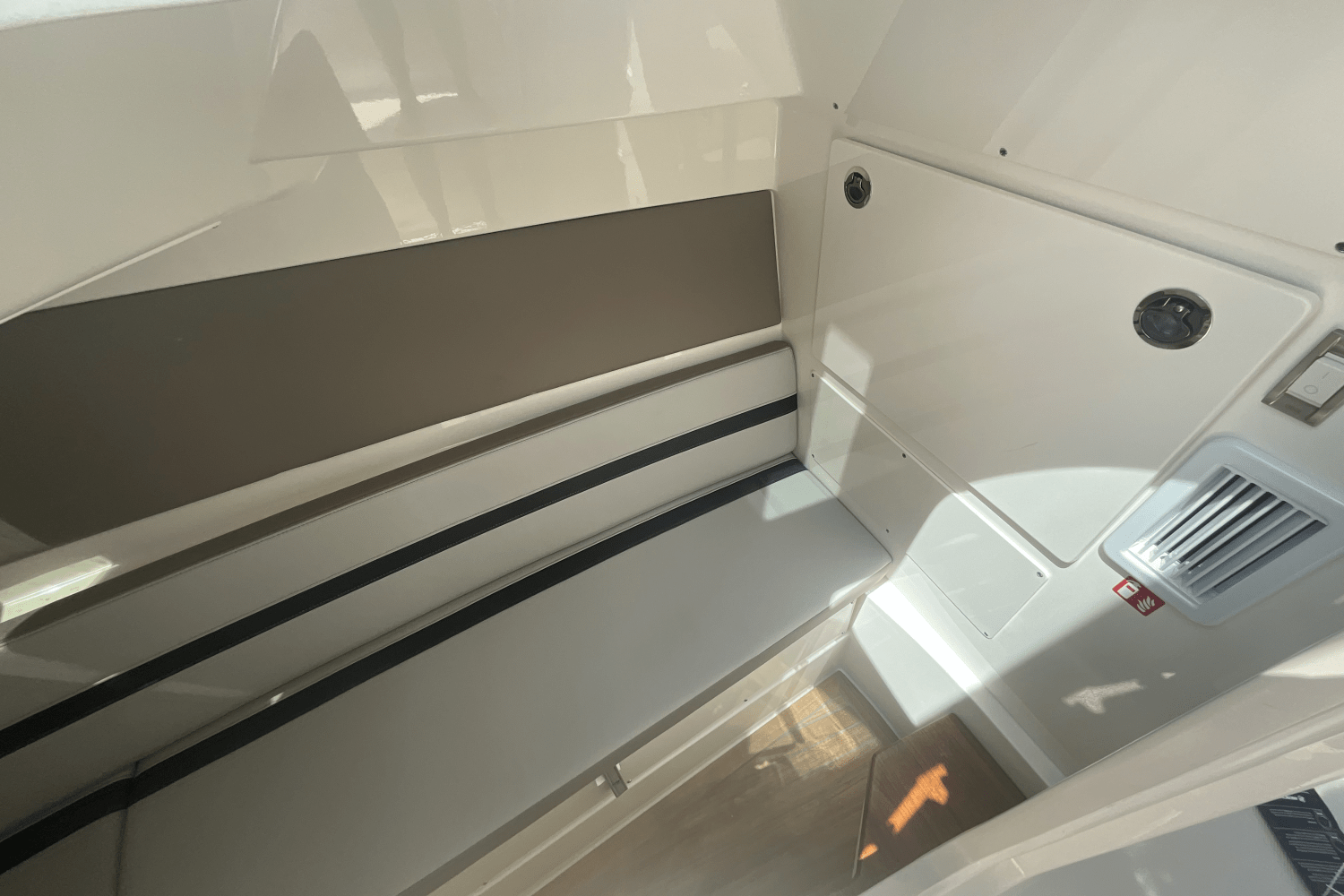 2025 Boston Whaler 330 Vantage Image Thumbnail #40